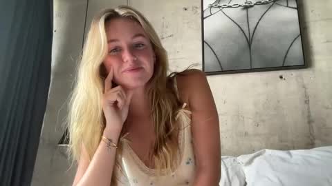 isabellesings online show from March 3, 2:29 am