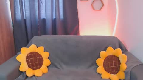 Isa online show from April 8, 6:11 pm