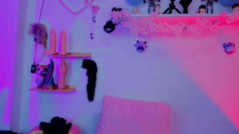 Isisjones18 online show from November 27, 7:54 pm