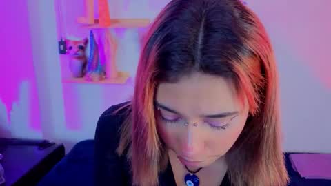 Isisjones18 online show from November 22, 6:06 pm