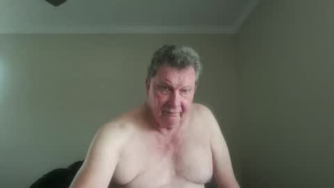 island625103 online show from September 21, 7:29 pm