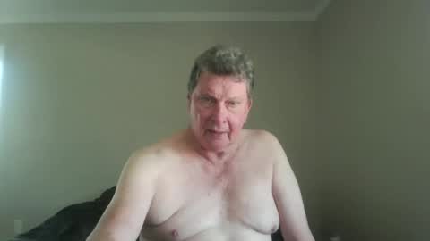 island625103 online show from September 22, 7:40 pm