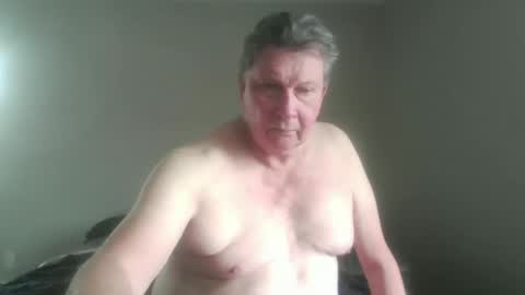 island625103 online show from September 27, 5:54 pm