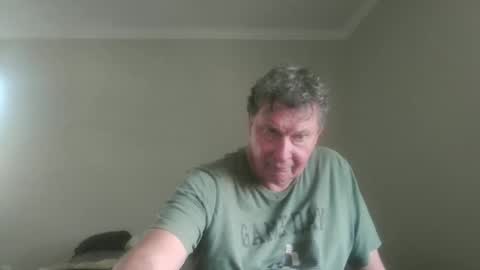 island625103 online show from September 28, 5:55 pm