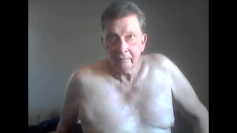 island625103 online show from February 4, 9:10 pm