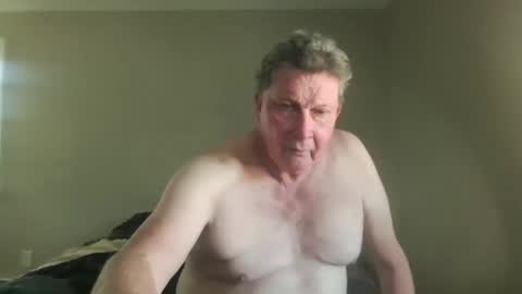 island625103 online show from September 19, 8:34 pm