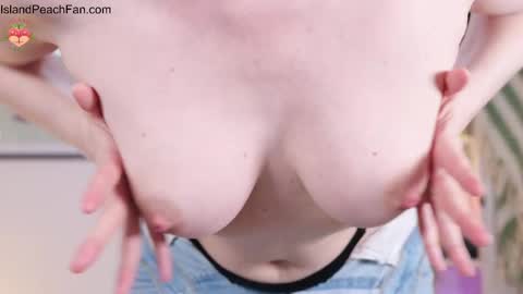 Lou  Peaches online show from May 9, 8:26 pm
