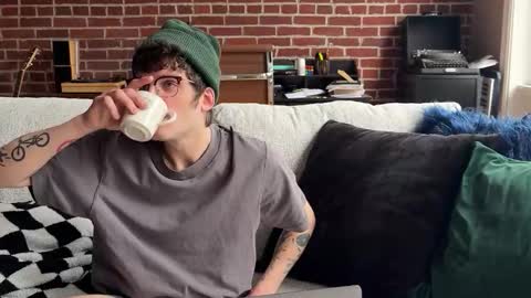 isocialmedia online show from March 3, 2:57 pm