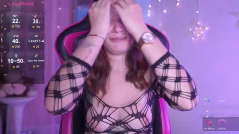 ISSA  online show from November 11, 8:44 pm