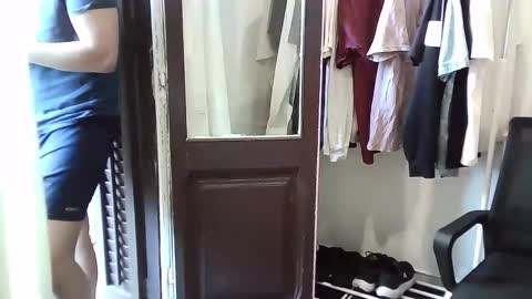 italianboybcn online show from October 11, 8:08 am