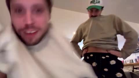 italianladd online show from November 30, 9:27 am