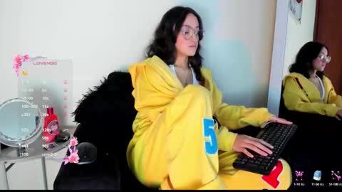 Snapshot of its__angelica_ chatting on October 21, 8:45 pm Angelica online show from October 21, 8:45 pm