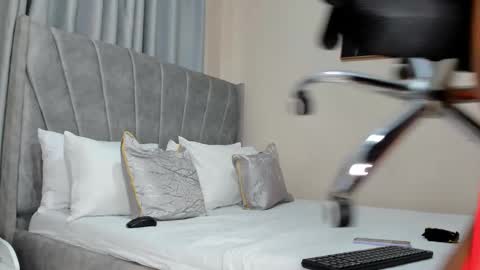 Snapshot of its_canella chatting on October 2, 4:22 am canella online show from October 2, 4:22 am