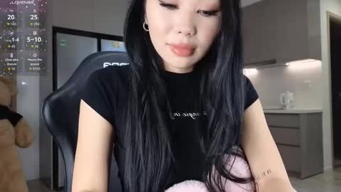 Queen Liya online show from February 8, 8:29 am