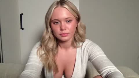 Snapshot of itsmadisynmae chatting on March 7, 12:37 am OF  madisynmaee online show from March 7, 12:37 am