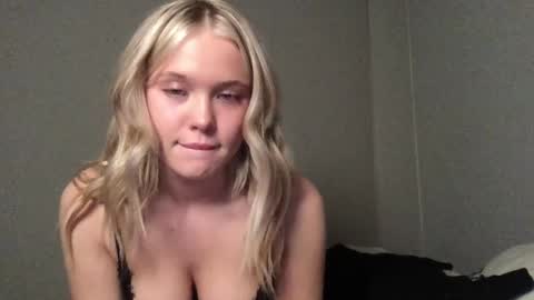 Snapshot of itsmadisynmae chatting on February 26, 8:50 am OF  madisynmaee online show from February 26, 8:50 am