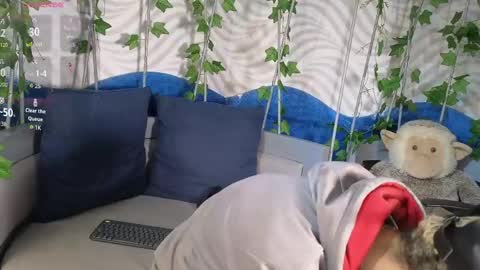 itszairen online show from June 2, 3:52 am