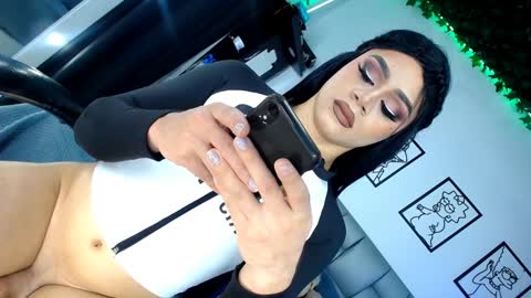 y  online show from January 4, 10:02 pm