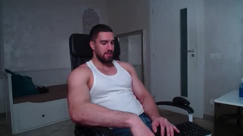 IvanHydee online show from January 15, 6:00 am