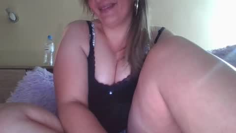Snapshot of ivannahazel chatting on October 20, 9:31 pm Ivanna online show from October 20, 9:31 pm