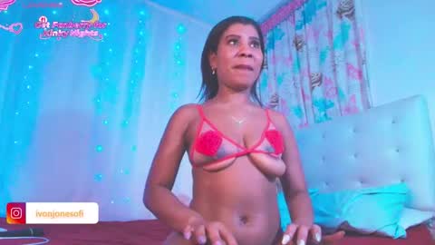  Ivon  Miss Jones  online show from November 7, 4:04 am