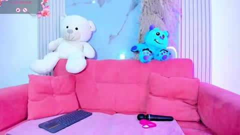 ivonymiller online show from December 22, 9:32 pm