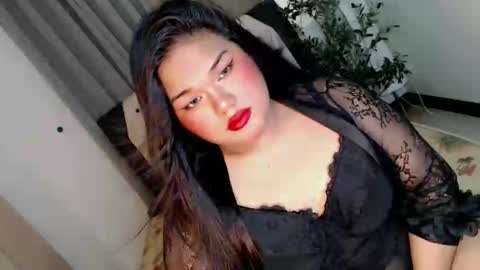 Ivory Cat RAWR online show from January 13, 6:54 am