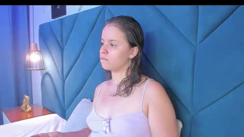 Snapshot of ivy_and_molly chatting on October 16, 8:40 pm Ivy and Molly online show from October 16, 8:40 pm