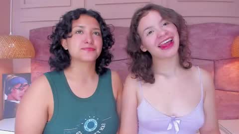 Snapshot of ivy_and_molly chatting on March 4, 12:01 pm Ivy and Molly online show from March 4, 12:01 pm