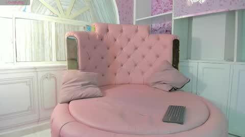 Snapshot of ivy_rae_xxx chatting on October 27, 8:31 pm Ivy Rae online show from October 27, 8:31 pm