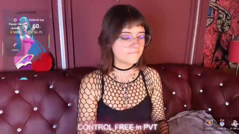 IVY GOTH online show from February 17, 7:57 pm