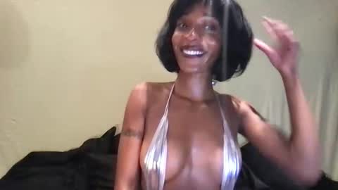 ivyskye_ online show from June 8, 12:27 am