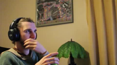 iwhitesmurf online show from December 5, 6:12 am