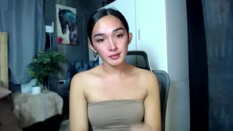 iwillcum4u_ online show from April 9, 1:06 pm