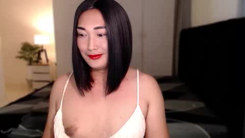 iya_hermosa online show from January 17, 12:47 pm