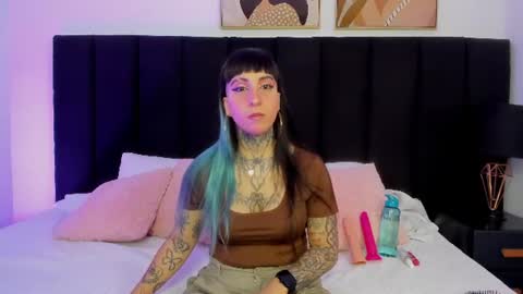 Izzy moon online show from June 13, 11:20 am
