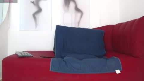    online show from April 6, 12:39 pm