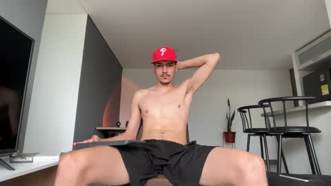 INDEPENDENT MODEL online show from September 27, 12:58 pm