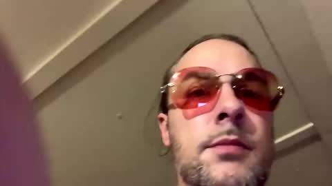 Jay Milwaukee online show from October 18, 9:46 am