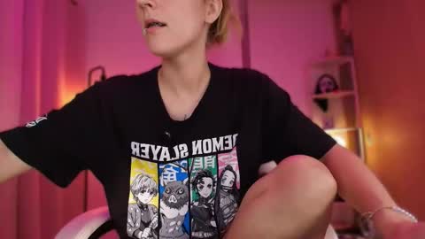 Linda Sofia help me get to 100 thumbs up online show from January 11, 4:18 am