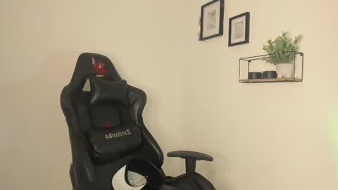 jacobb116 online show from February 19, 2:23 am