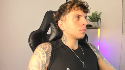 jacobb116 online show from February 12, 2:24 am