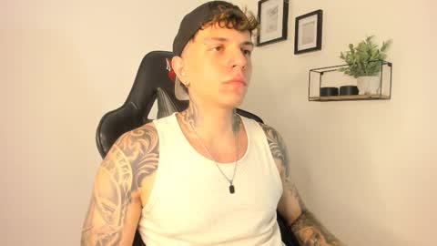 jacobb116 online show from February 20, 2:51 am