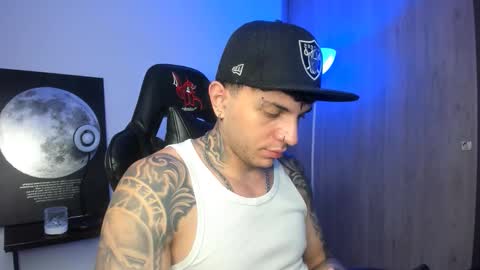 jacobb116 online show from December 15, 1:01 am