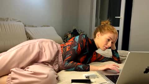 Jacques  Emily  online show from December 3, 10:21 pm