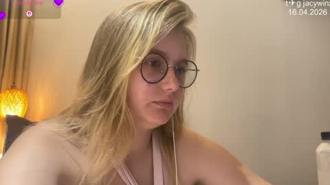 jacywinslat online show from April 16, 7:14 pm