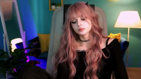 Snapshot of jade_castle chatting on March 9, 5:11 am jade_castle online show from March 9, 5:11 am