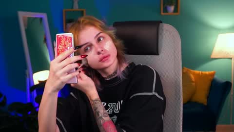 Snapshot of jade_castle chatting on February 4, 1:56 am jade_castle online show from February 4, 1:56 am