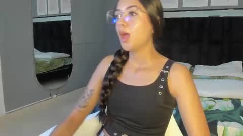 jade_lovv online show from June 26, 7:52 pm