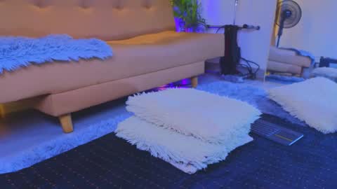 jadee__ online show from December 5, 3:17 am